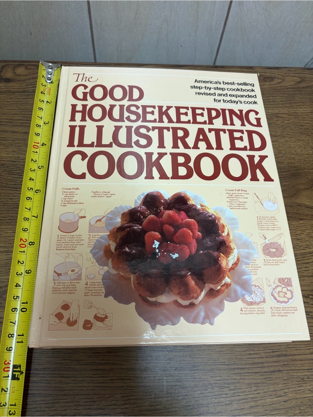 The Illustrated Cookbook - Cream Cover